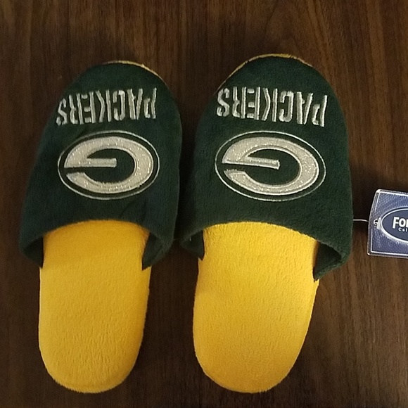Forever Collectibles Shoes - NWT Packer slippers